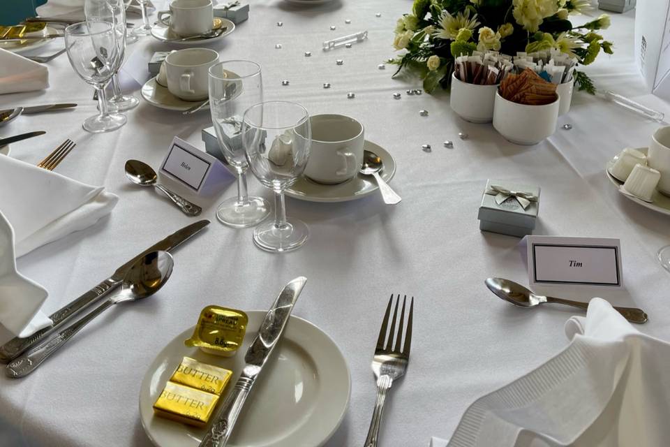 Standard wedding table