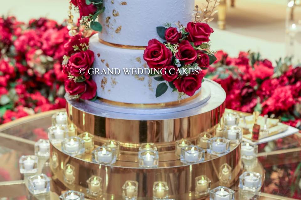 GRAND WEDDING CAKE