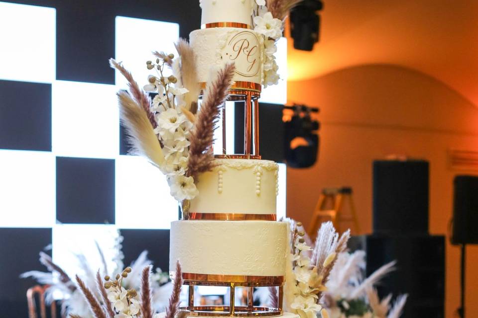 GRAND WEDDING CAKE POMPUS