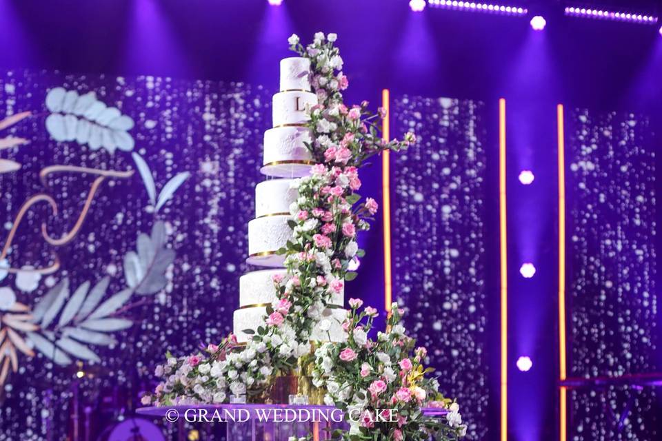 Grand Wedding Cakes