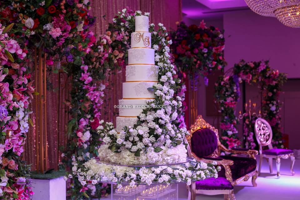 GRAND WEDDING CAKE