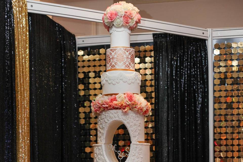 GRAND WEDDING CAKE