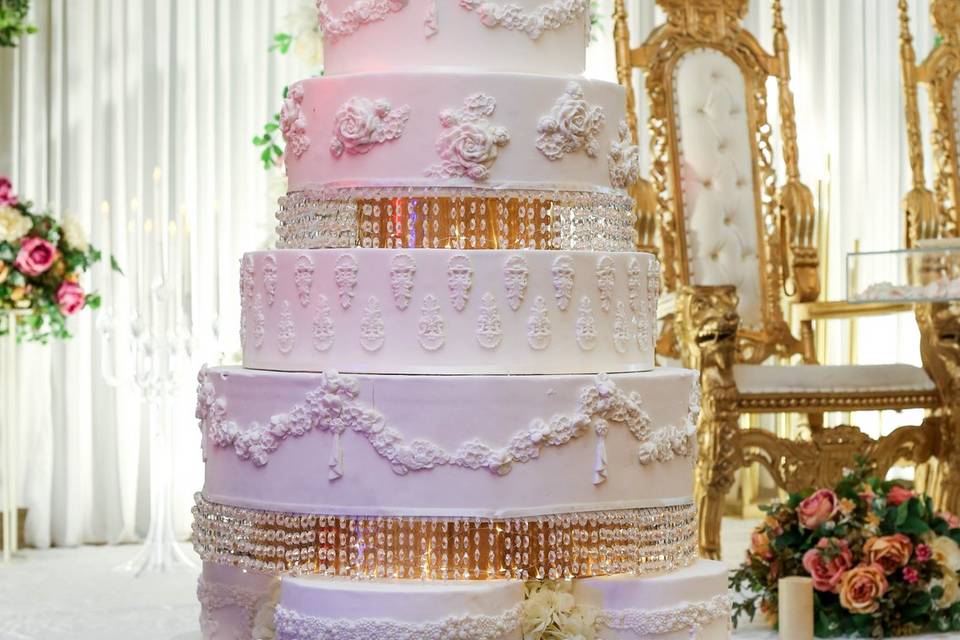 GRAND WEDDING CAKE TALLEST