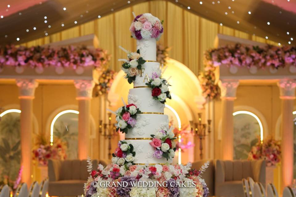 GRAND WEDDING CAKES