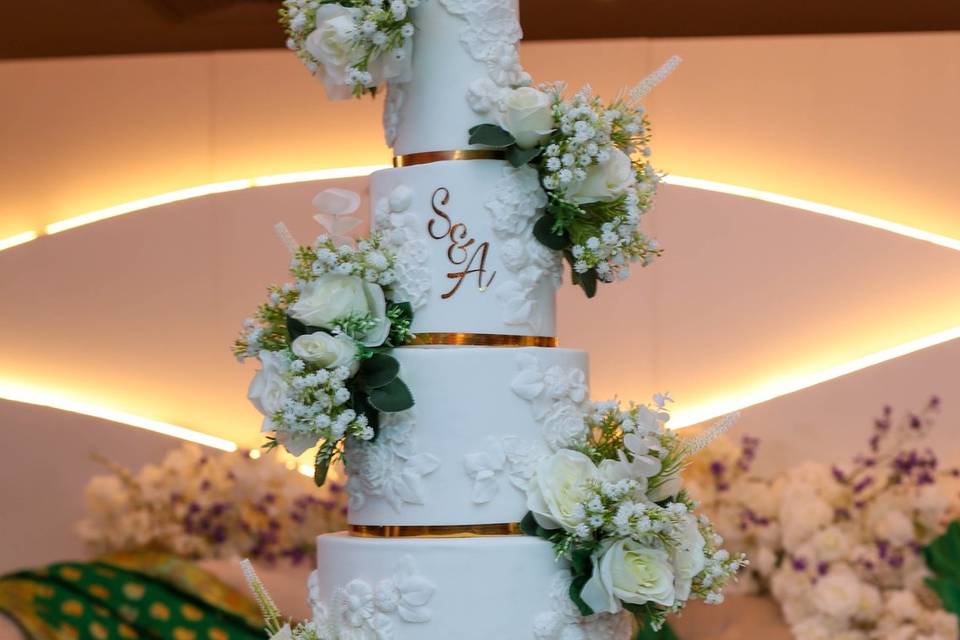 GRAND WEDDING CAKE