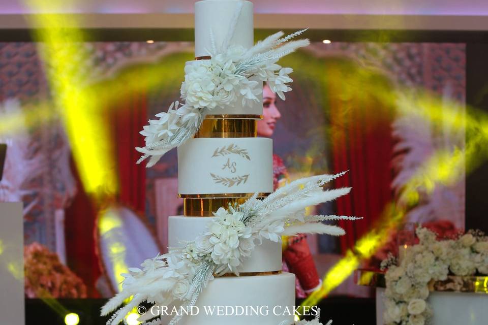 GRAND WEDDING CAKE