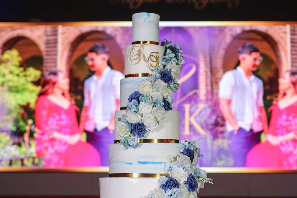 GRAND WEDDING CAKE BLUE