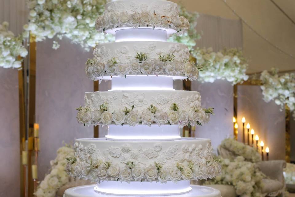 GRAND WEDDING CAKE