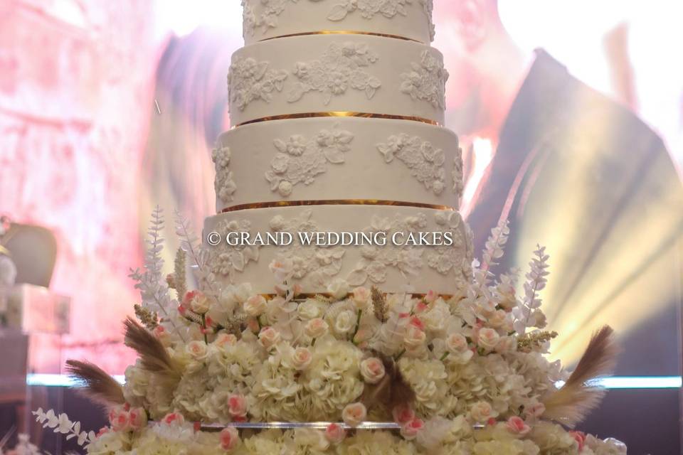 GRAND WEDDING CAKE