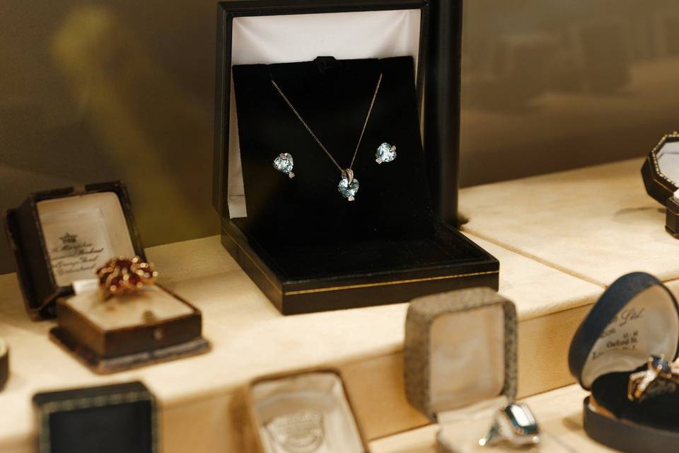 Various Jewellery