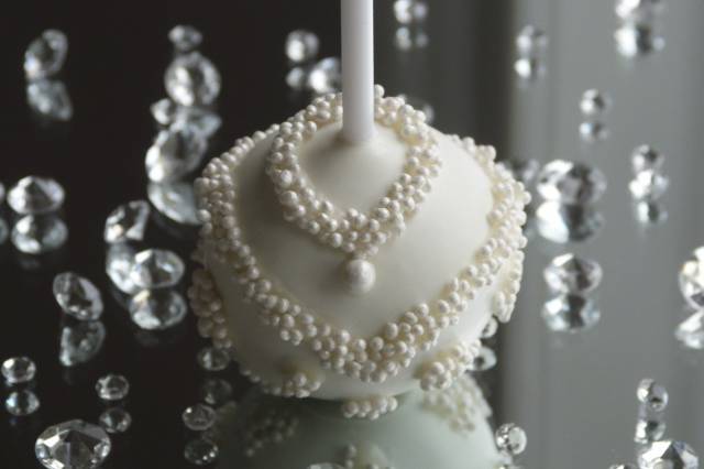 Bride cake pop