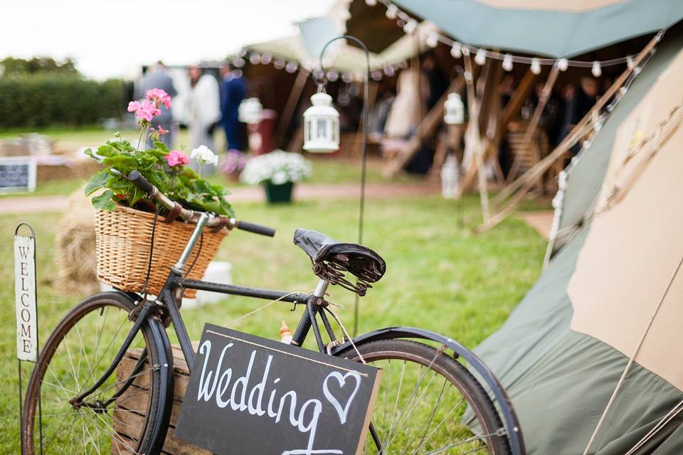 Tipi wedding