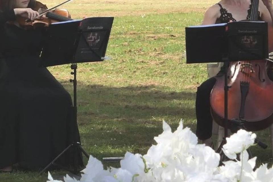 Strings duo outdoor wedding