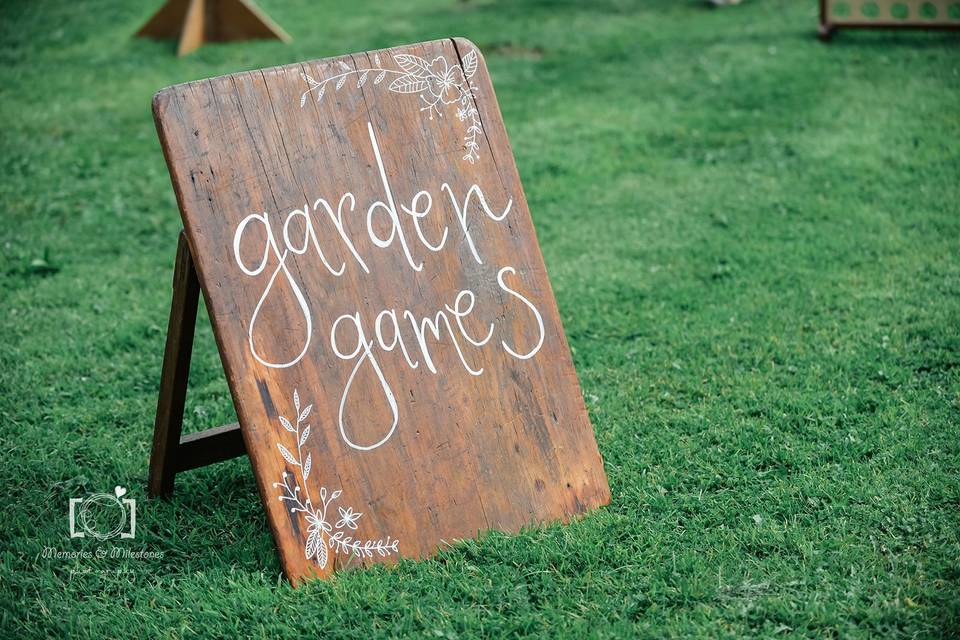 Garden games sign