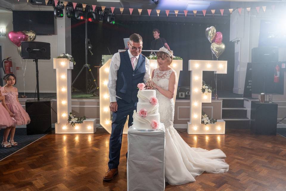 Cake cut