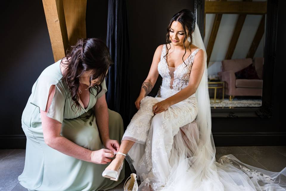 Bride prep at Old Kent Barn