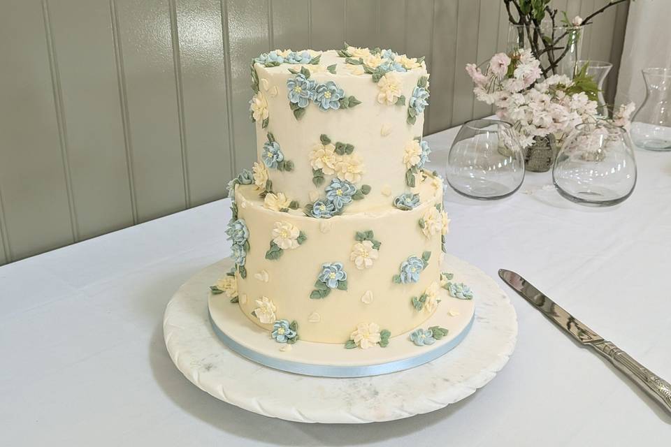 Small piped buttercream flower