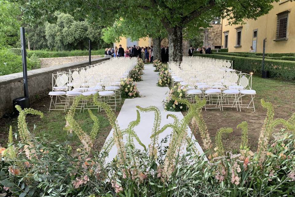 Ceremony floor arch