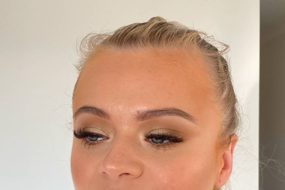 Bridesmaid makeup