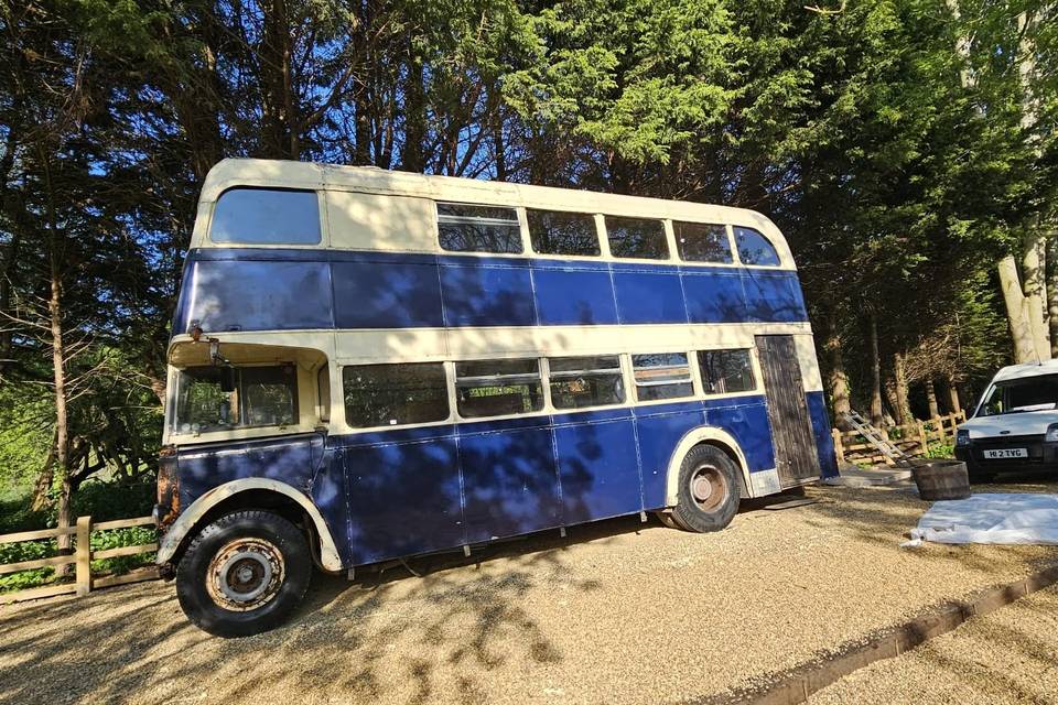 Vintage bus for drinks