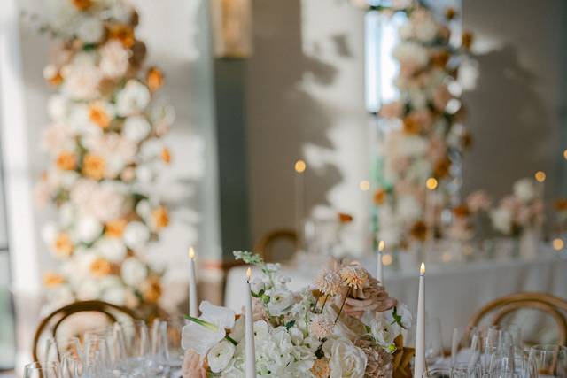 Caramel Latte Centrepiece
