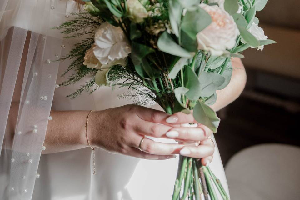 Bride in pastels