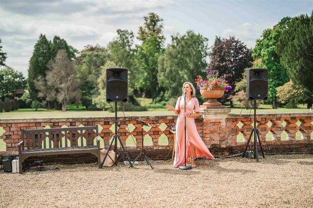 Stacey Mogg Wedding & Events Singer