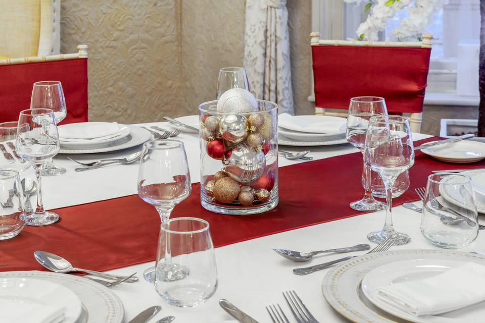 Chirstmas Wedding in Oscar's