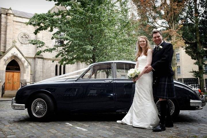 Jaguar Mk2 in dark blue