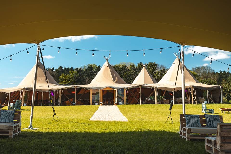 Tipi frontage