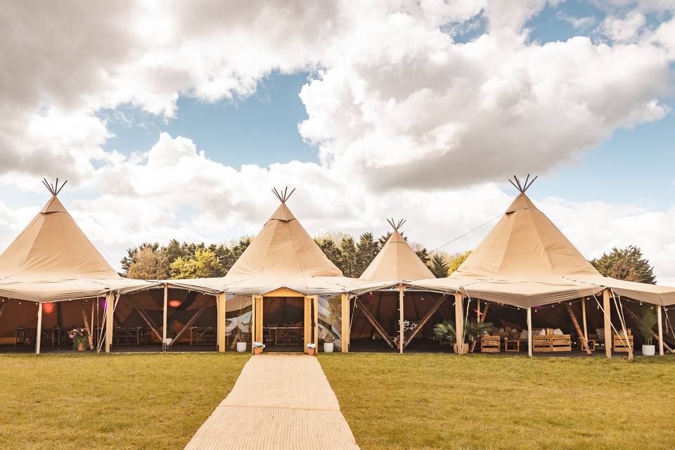 Tipi front