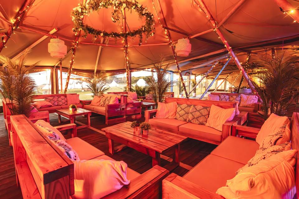 Lounge night