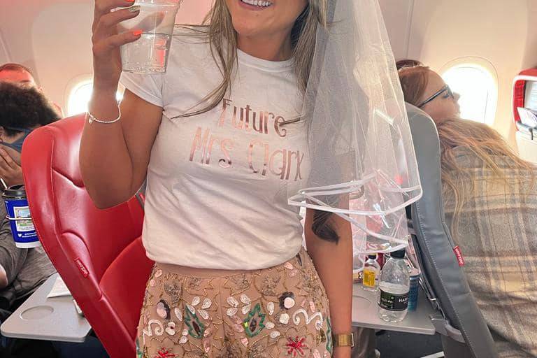 Hen party t-shirts and veil