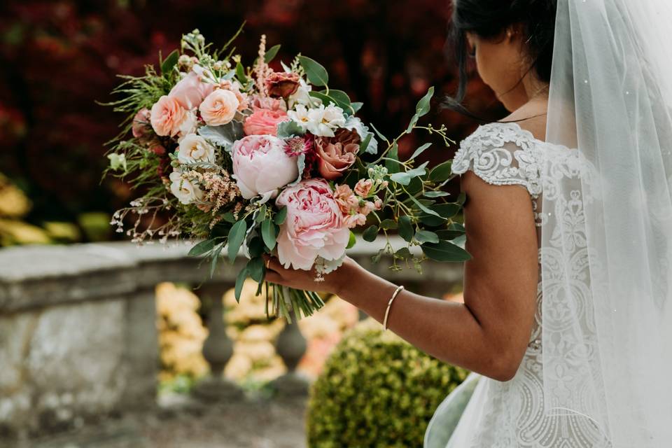 Sand toned bridal bouquet