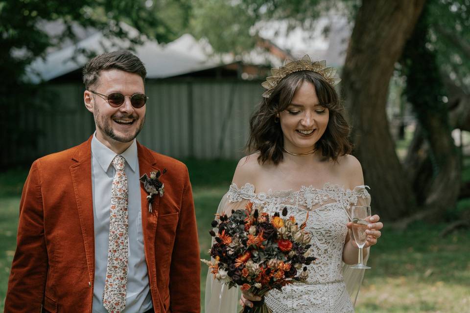 Bride & Best man laughing