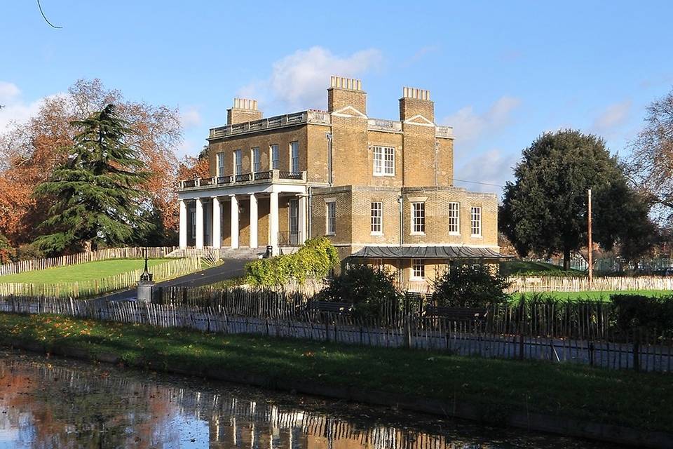 Clissold House