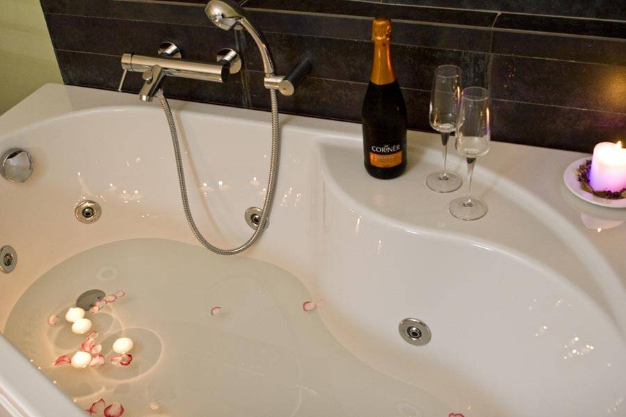 Jacuzzi Suite
