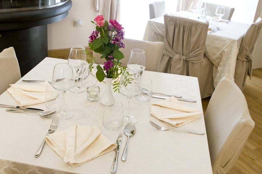 Dining setup