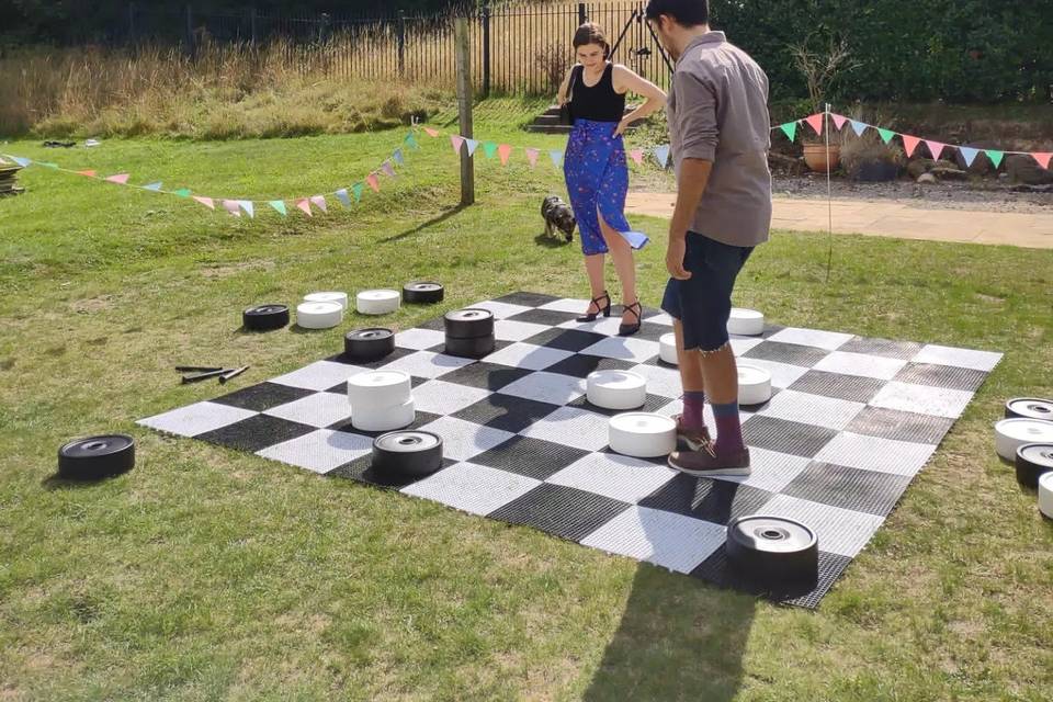 Giant Draughts