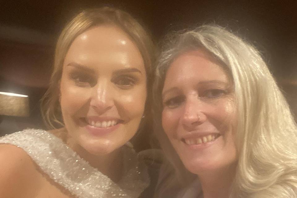 A selfie with the Bride