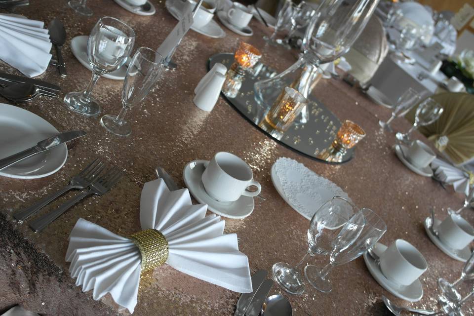 Gold champagne table layout