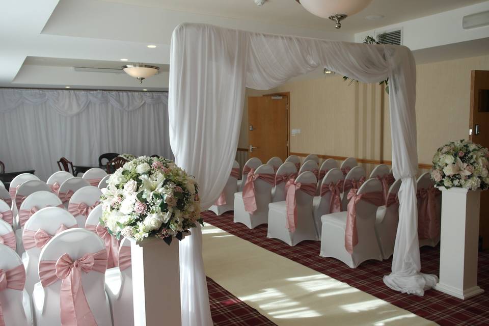 Ceremony room pillars