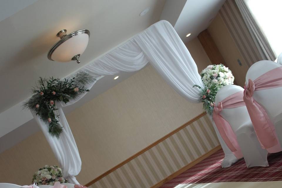 Ceremony room pillars