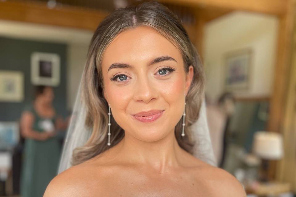 Hannah Wilkie Makeup Artist