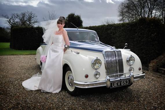 Our Stunning Bride & Armstrong Siddeley Sapphire Limousine