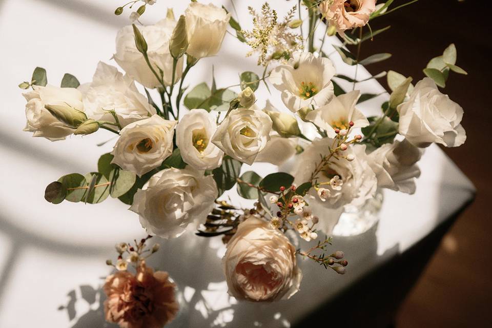 Bud vase blooms for tables
