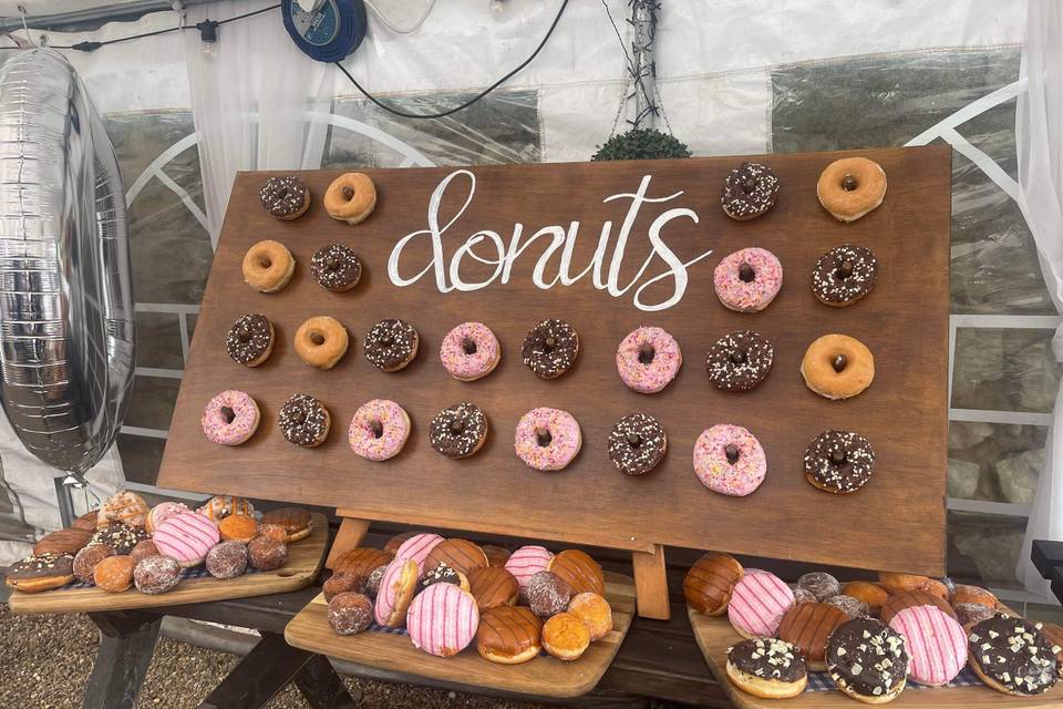 Doughnut wall for an event