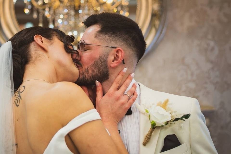 Kiss