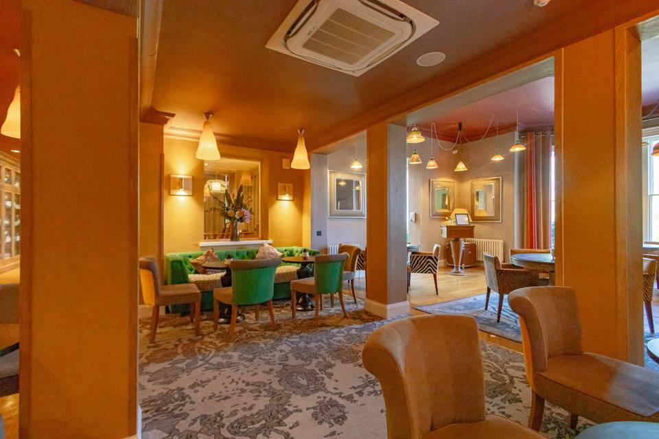 Main Bar Lounge 1
