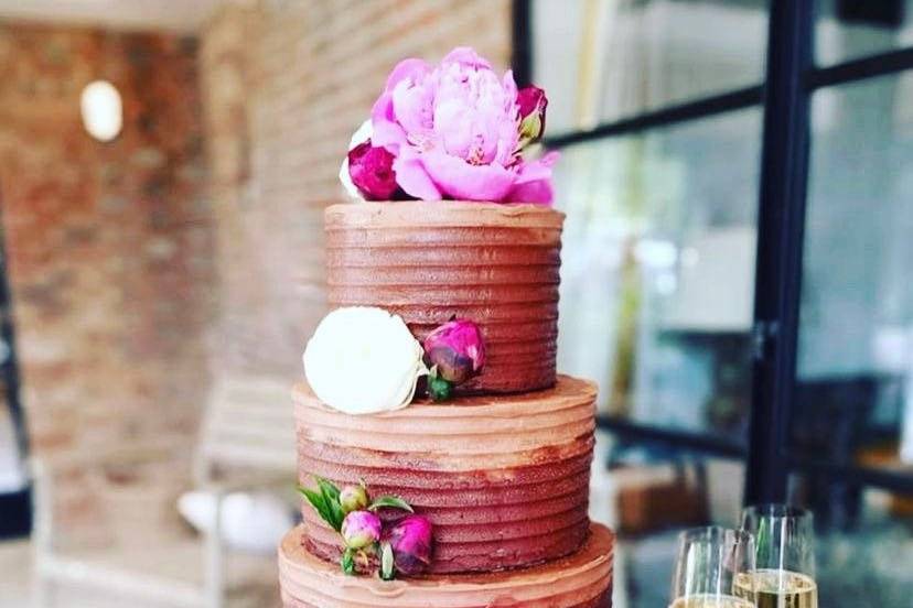 Peonies & chocolate cake